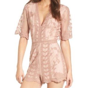HP✨ NWT Socialite Short Sleeve Romper